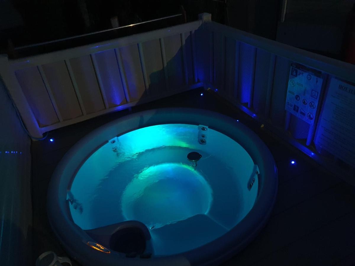 Relaxing Breaks With Hot Tub At Tattershal Lakes 3 Bedroom Татершал Екстериор снимка