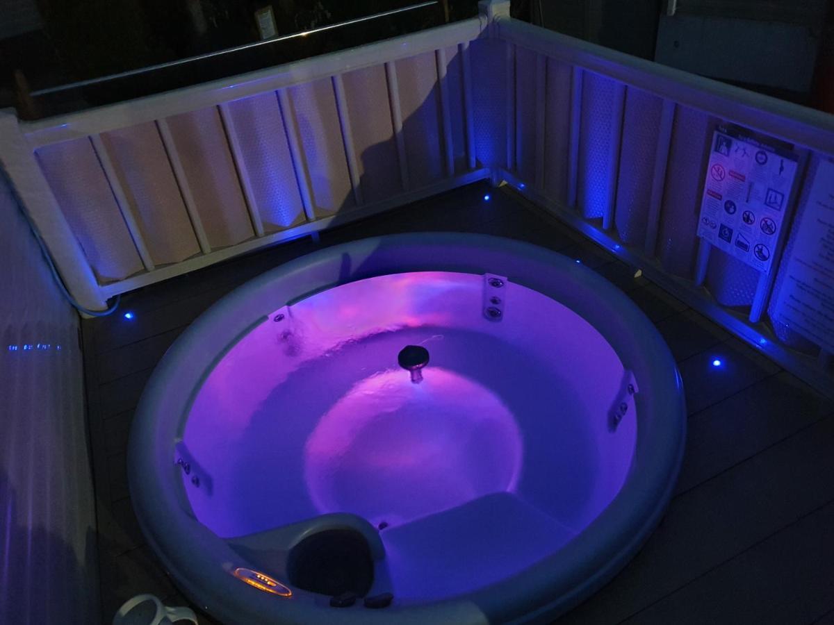Relaxing Breaks With Hot Tub At Tattershal Lakes 3 Bedroom Татершал Екстериор снимка